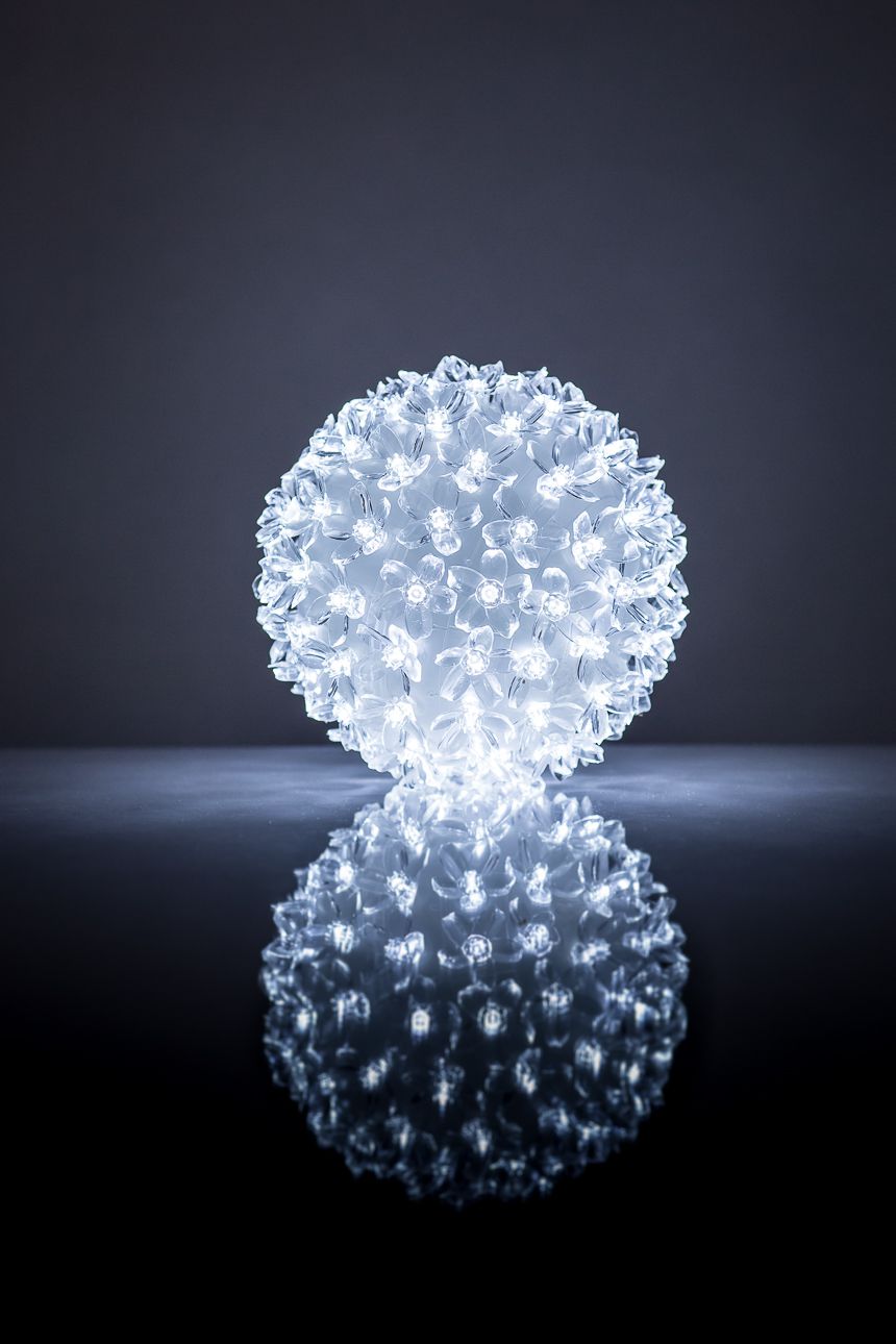 Valgustid iLike N/A Bumba ar puķēm RS-209 100LED D-14cm White