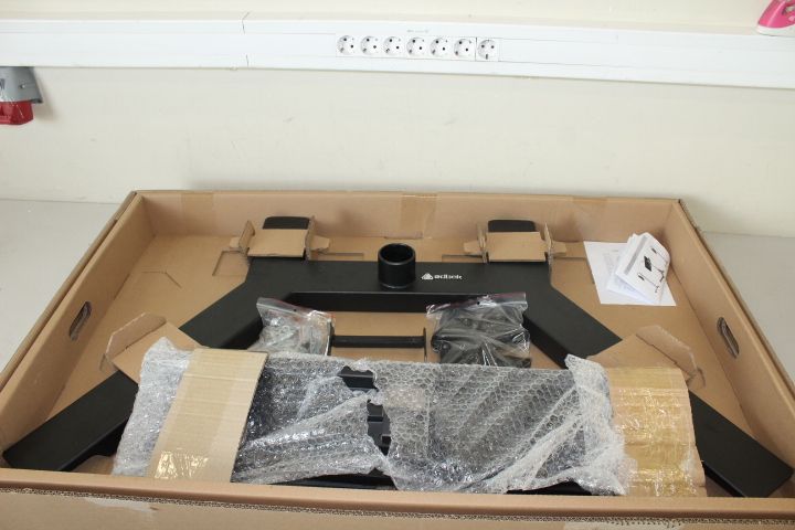 Teleri kinnitus EDBAK  SALE OUT.  TR51c-B Flat Screen Trolley for One 37-60” Screen, black  Flat Screen Trolley for One TR51c-B, 37-60 ", Trolleys & Stands, Maximum weight (capacity) 80 kg, USED AS DEMO, Black