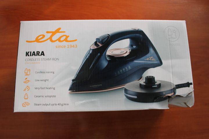 Утюг ETA  SALE OUT.  127690000 Kiara Iron, Ceramic, 2200 W, Water tank 220 ml, Black  Iron Kiara 127690000 Cordless Steam Iron, 2200 W, Water tank capacity 220 ml, Continuous steam 40 g/min, Black, DAMAGED PACKAGING