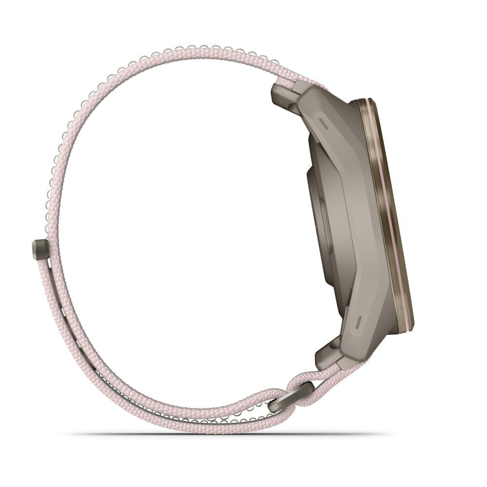Nutikell Garmin  Approach S72 – 43 mm
Soft Gold/Blush Pink Titanium Bezel with French Grey/Blush Pink ComfortFit Fabric Band