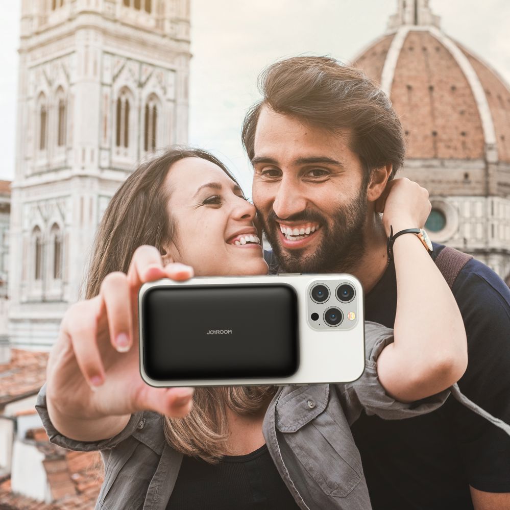 Внешний аккумулятор Joyroom  Joyroom JR-W020 20W 10000mAh MagSafe Power Bank + USB-C - USB-C 0.25m Cable - Black