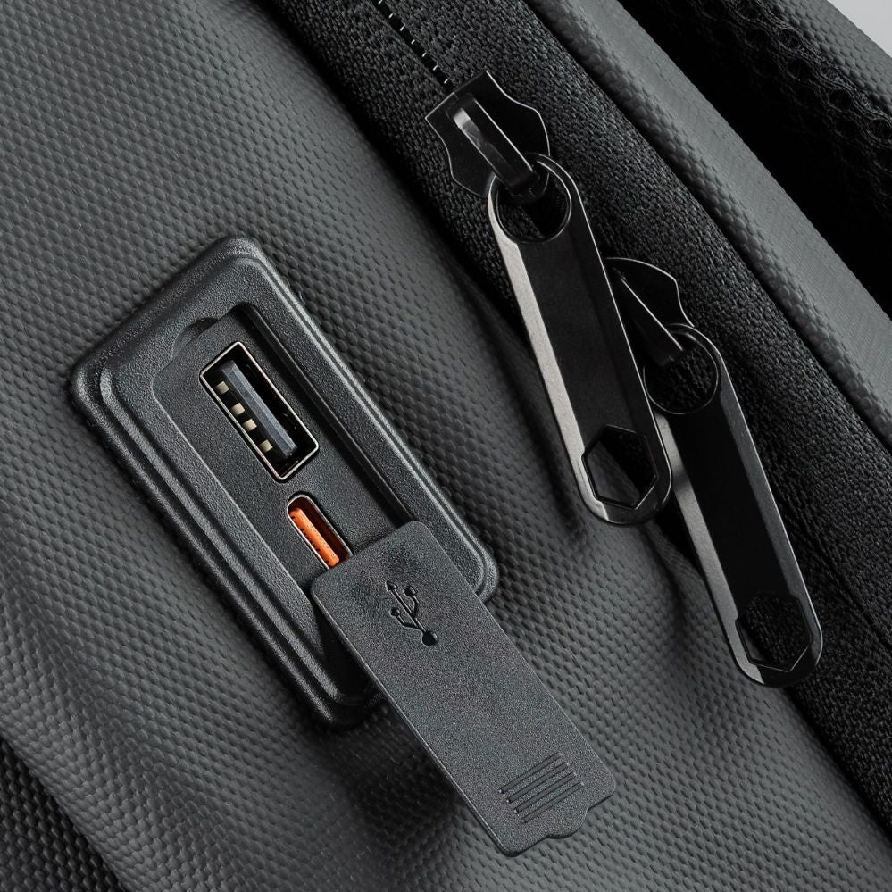 Backpacks QUALO  Laptop backpack Ultimate Line USB-C 15.6 Black