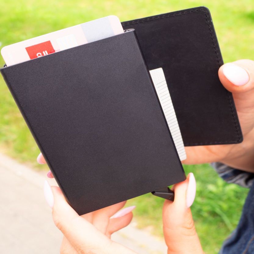 Чехол универсальная книжка Evelatus Universal Leather Wallet LEW01 Black