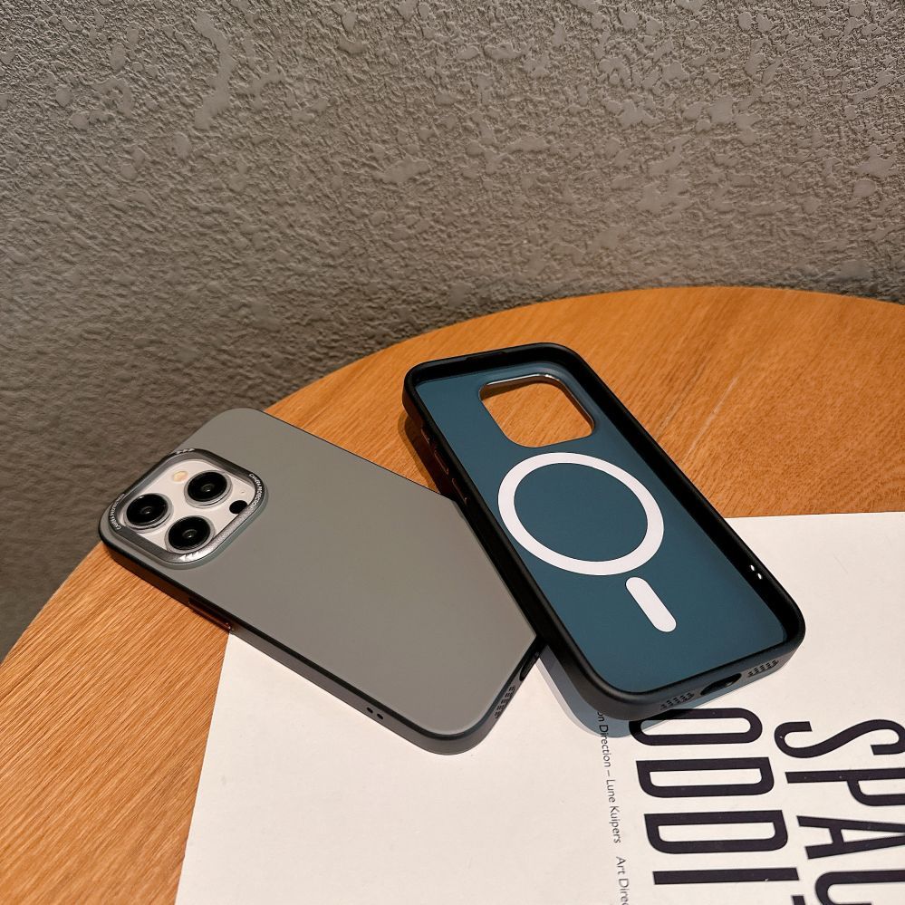 Tagakaaned Evelatus Apple iPhone 16 Pro PC NeoCase with MagSafe Brown