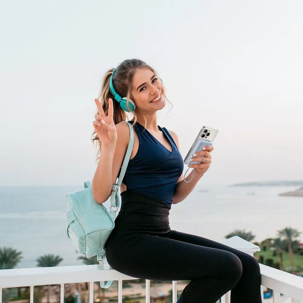 Väline aku Veger  Powerbank Veger K2 (W2068) PD QC3.0 35W 20000 mAh with built-in Type C cables / Lightning black