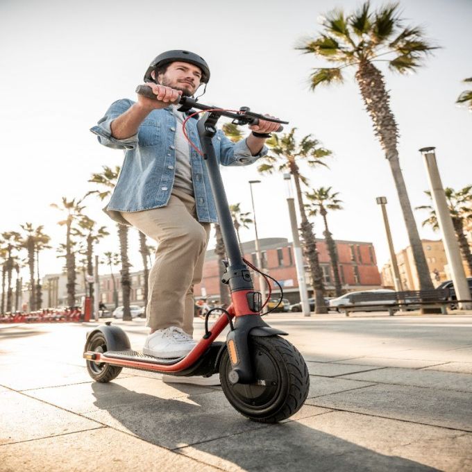 Elektritõukeratas Segway  Ninebot eKickscooter D38E Black Red