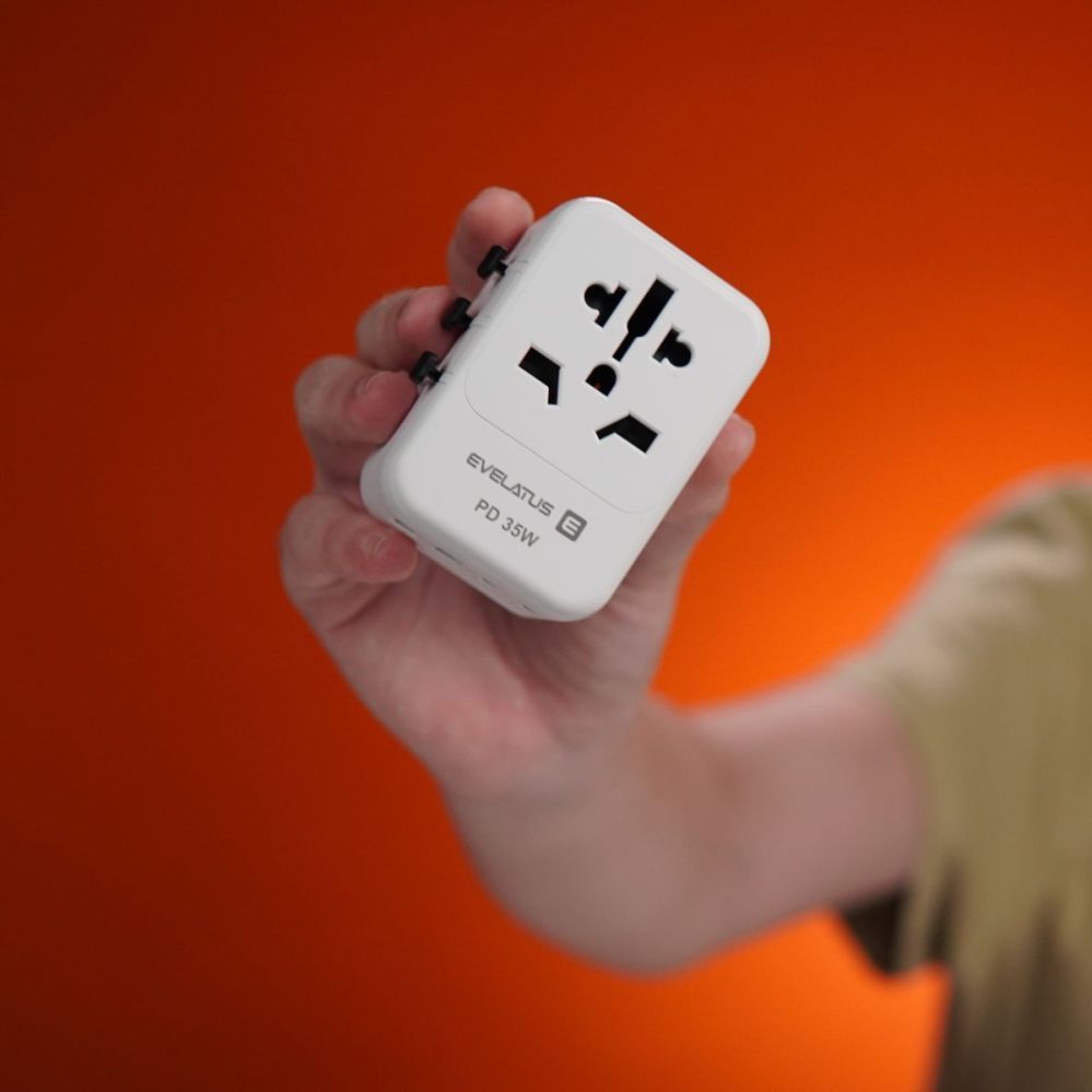 Adaptrid Evelatus  35W World Travel Adapter 1PD & 2 Type-C & 2 USB Charger  09051 White