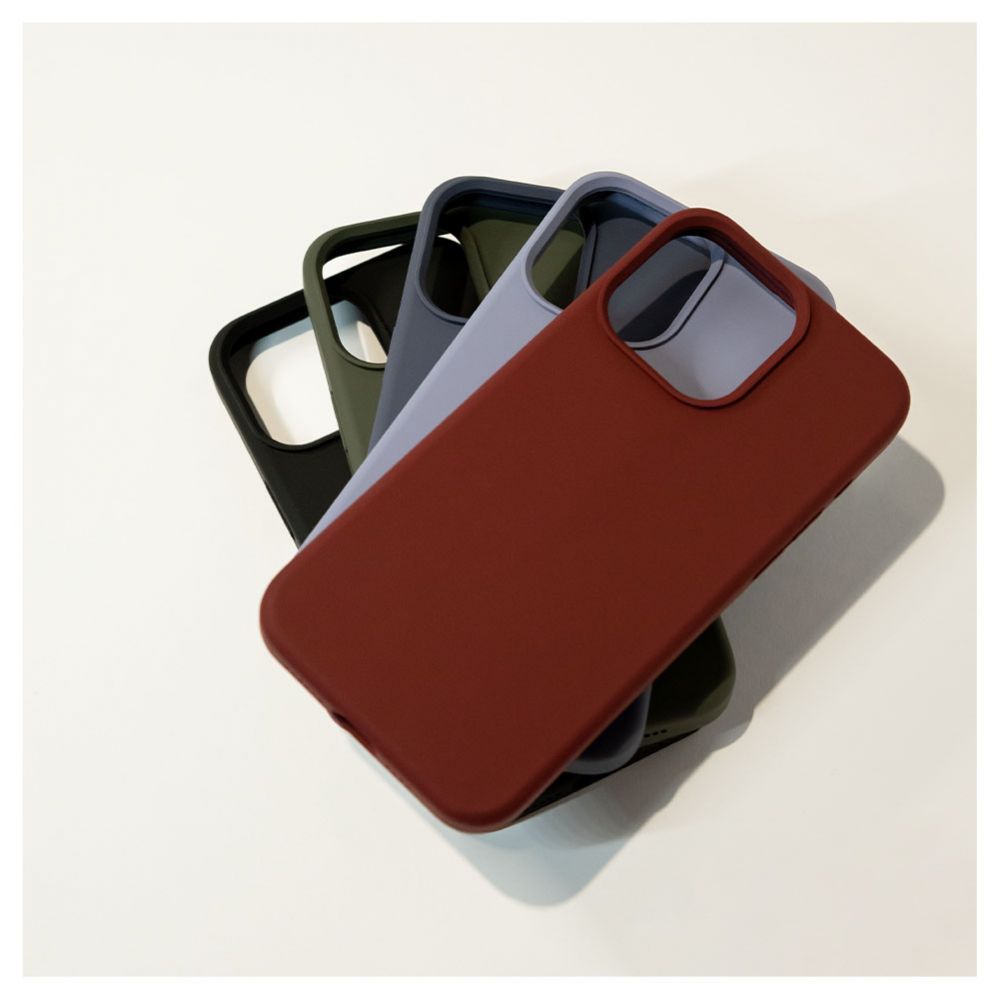 Tagakaaned Evelatus Apple iPhone 15 Premium Soft Touch Silicone Case Dark Olive