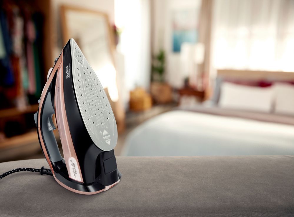 Triikrauad TEFAL  Steam Iron FV9845 3200 W, Water tank capacity 350 ml, Continuous steam 60 g/min, Black/Rose Gold