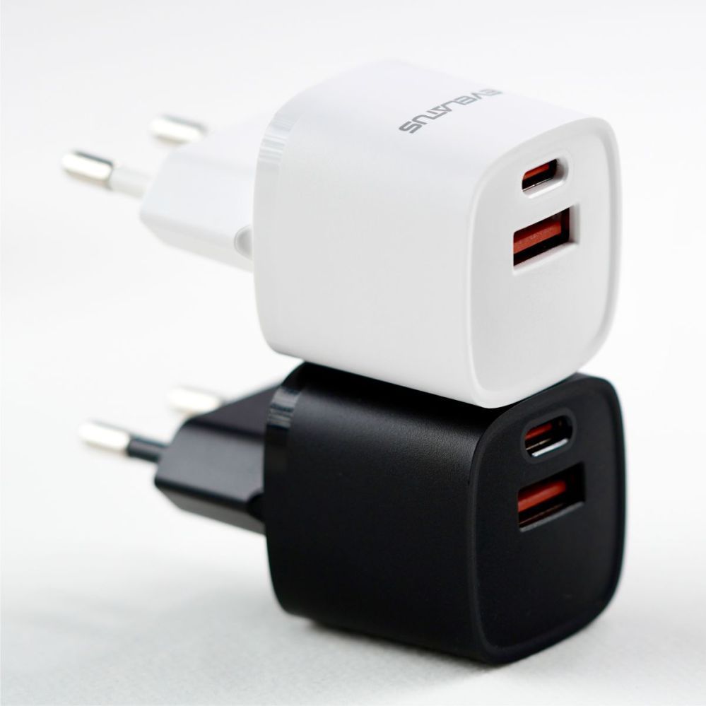 Адаптер Evelatus  USB-A and USB-C 30W Max / EU charger White