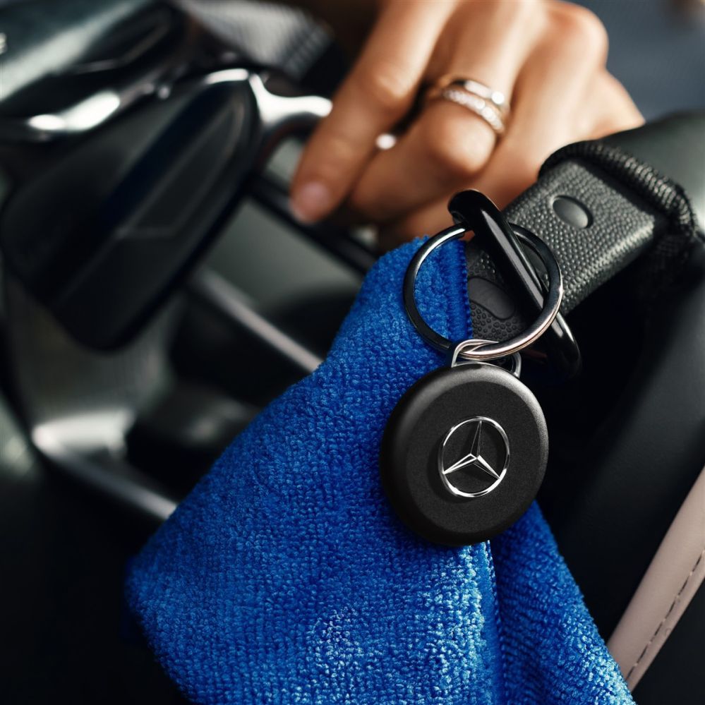 Muud kaubad chipolo  Chipolo LOOP Mercedes – Rechargeable Bluetooth Tracker with Silicone Loop for iOS & Android, Black