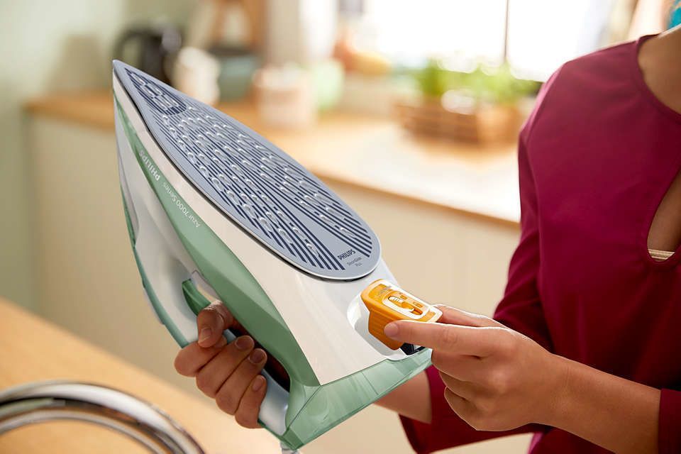 Triikrauad Philips  DST7012/70 HV | Steam Iron | 2600 W | Water tank capacity 300 ml | Continuous steam 45 g/min | Steam boost performance 220 g/min | Desert Green/Gray