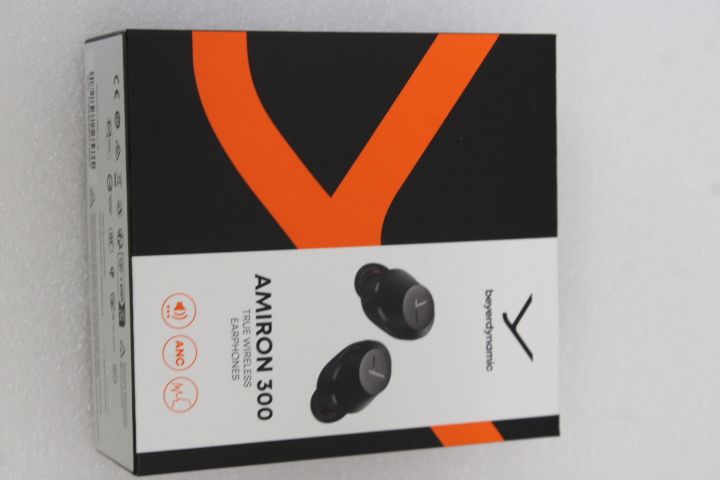 Проводные наушники Beyerdynamic  SALE OUT.  AMIRON 300 TWS black TWS Earphones with charging case, eartips and USB cable |  True Wireless Earphones | AMIRON 300 | Built-in microphone | Bluetooth | ANC | Black | DEMO