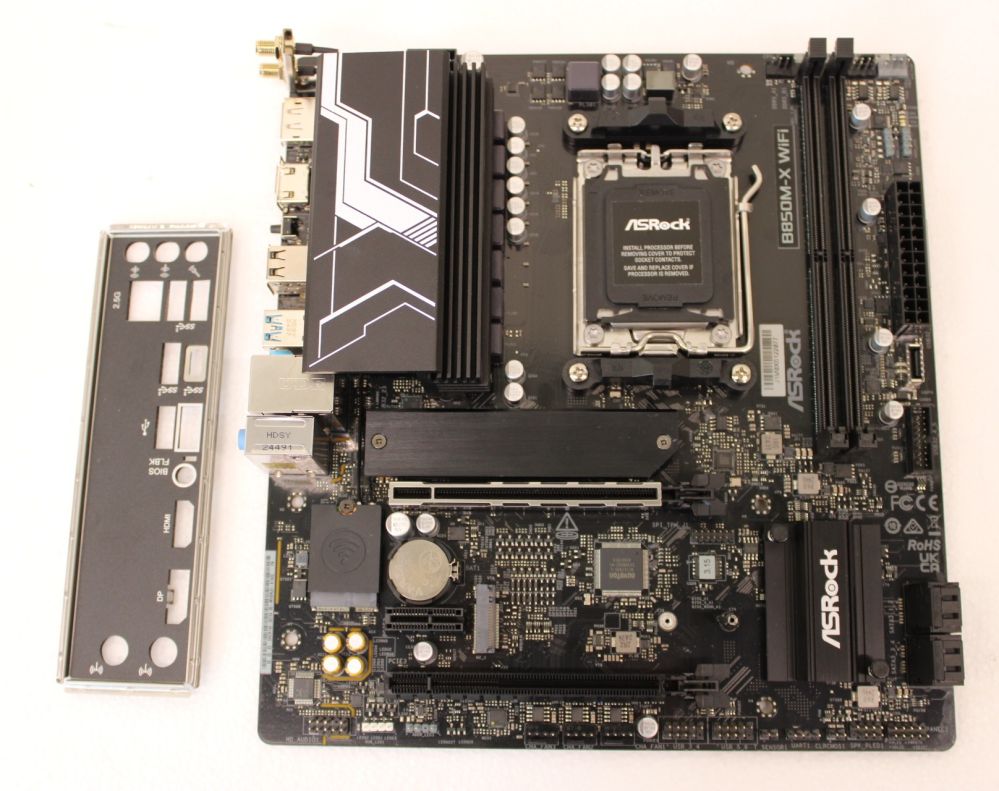 Intel protsessori emaplaat Asrock  SALE OUT.  USED, REFURBISHED, WITHOUT ANTENA. ACCESSORIES, ONLY BACKPANEL INCLUDED